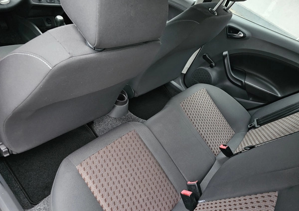 Seat Ibiza cena 17300 przebieg: 175000, rok produkcji 2008 z Wałbrzych małe 46